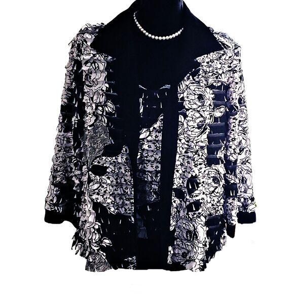 R & M Richards Pleated Black White Floral Faux Layered-Look Jacket Top Size 12P - Picture 1 of 3